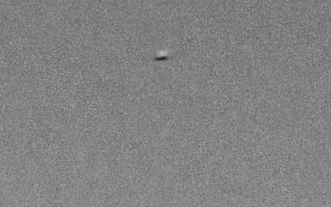 Photographer Accidentally Captures Picture of a UFO in New Mexico