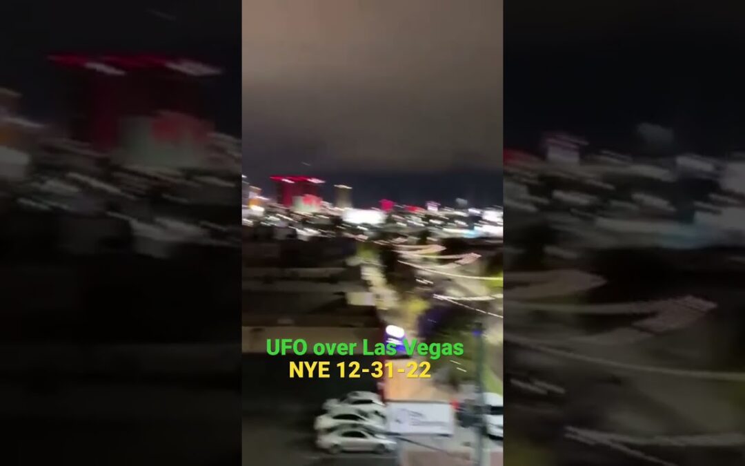 Alien Space Craft flying towards Las Vegas on NYE UFO First Images captured from hotel rooftop