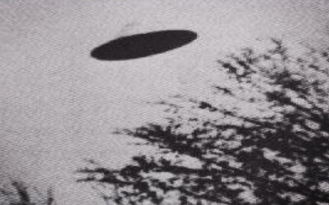 Leaked UFO Pics Will Blow (and control) Your Mind