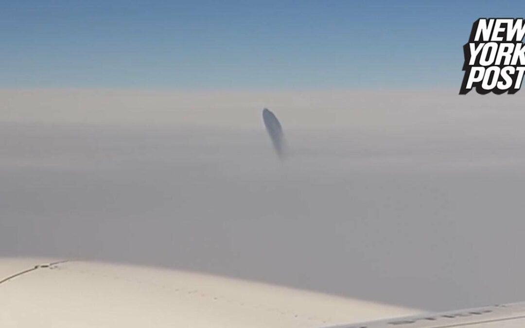 Bizarre Midair UFO Sighting Freaks Out Plane Passengers | New York Post