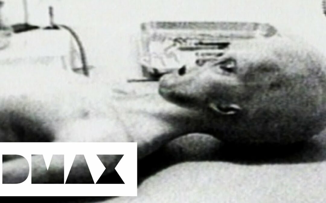 Video Footage Of An Alien Autopsy Sheds Light Over UFO Mystery | World's Strangest UFO Stories