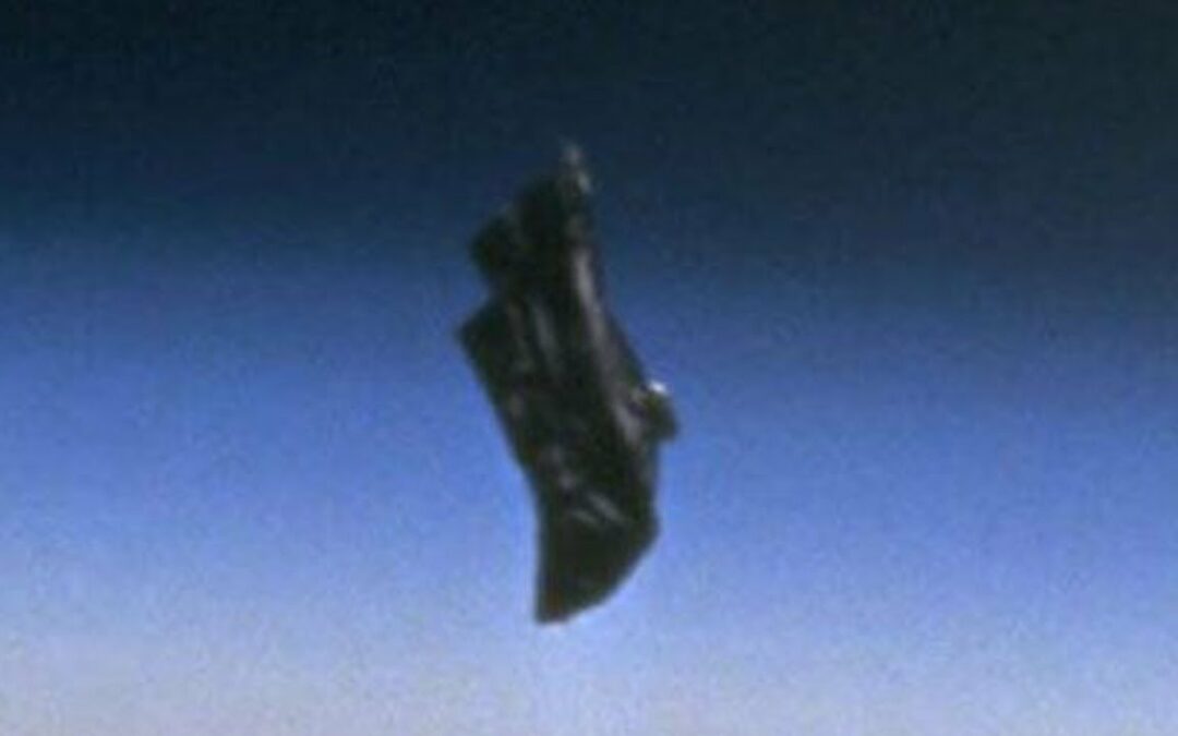 13000 YEAR OLD SATELLITE! THE BLACK KNIGHT UFO NASA IMAGES