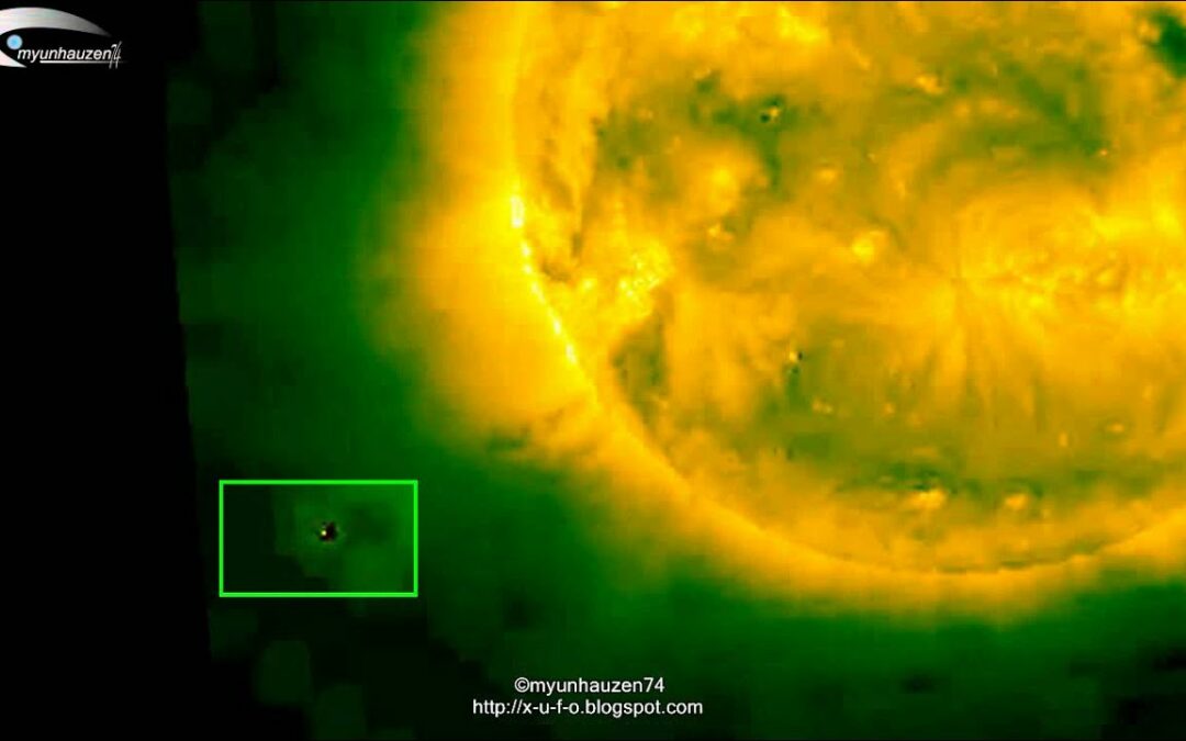 UFO and Anomalies near the Sun - Pictures of NASA - SOHO on August 21, 2012.